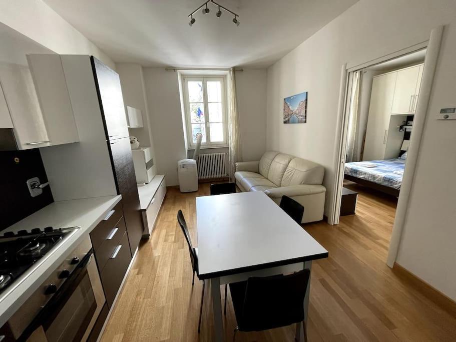 Via Milano Apartment ตรีเอสเต ภายนอก รูปภาพ